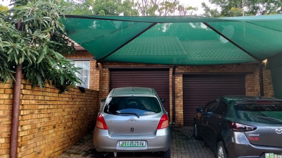 2 Bedroom Property for Sale in Safari Gardens North West